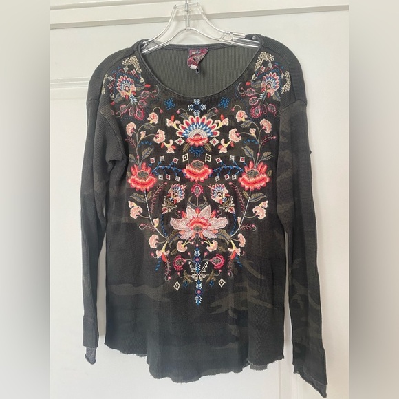 Johnny Was JWLA Camo Waffle Thermal Shirt with Floral Embroidery - Picture 1 of 3
